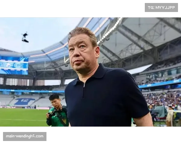 上海申花保护性换人策略，斯卢茨基布局长期负荷管理